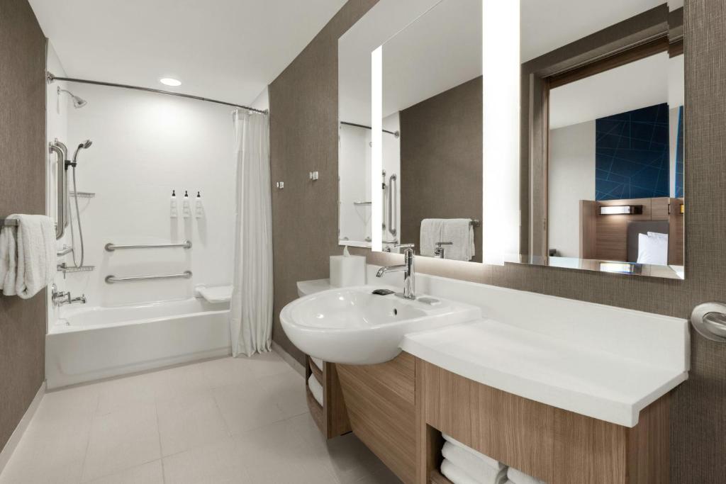 Koupelna v ubytování SpringHill Suites by Marriott Kanab