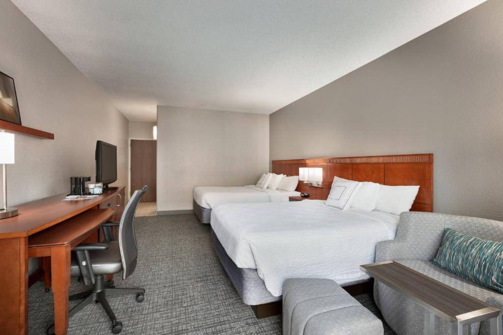 Courtyard Fort Myers Cape Coral - Deluxe Queen Room Met Courtyard View