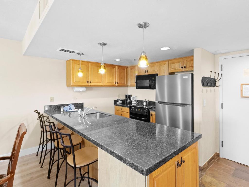 The Lodge at the Mountain Village by All Seasons Resort Lodging - Condominium De 4 Chambres # 254