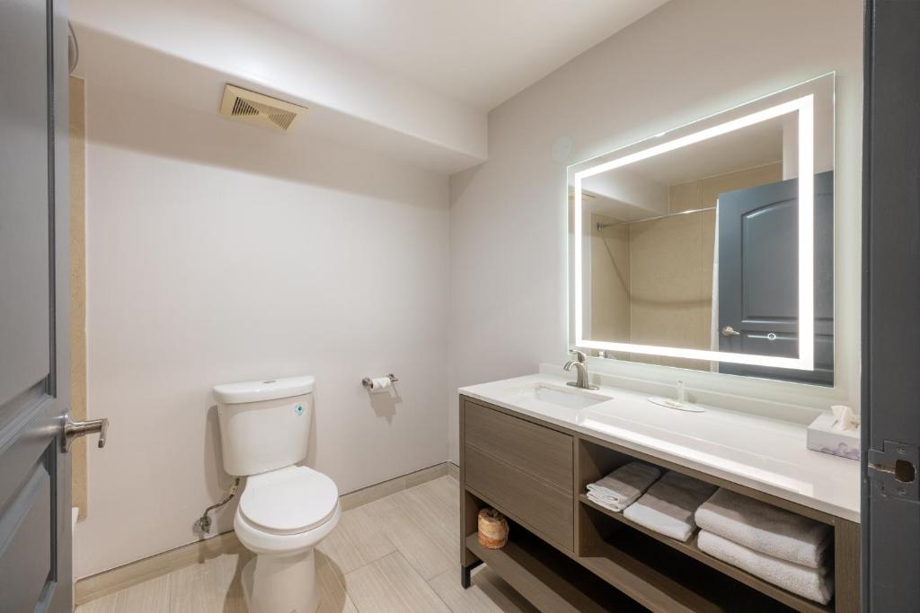 Torrance Inn LAX Airport Area - Quadruple Room - Non Smoking