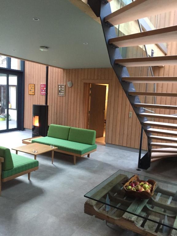 Posezení v ubytování Eden Lodge Paris