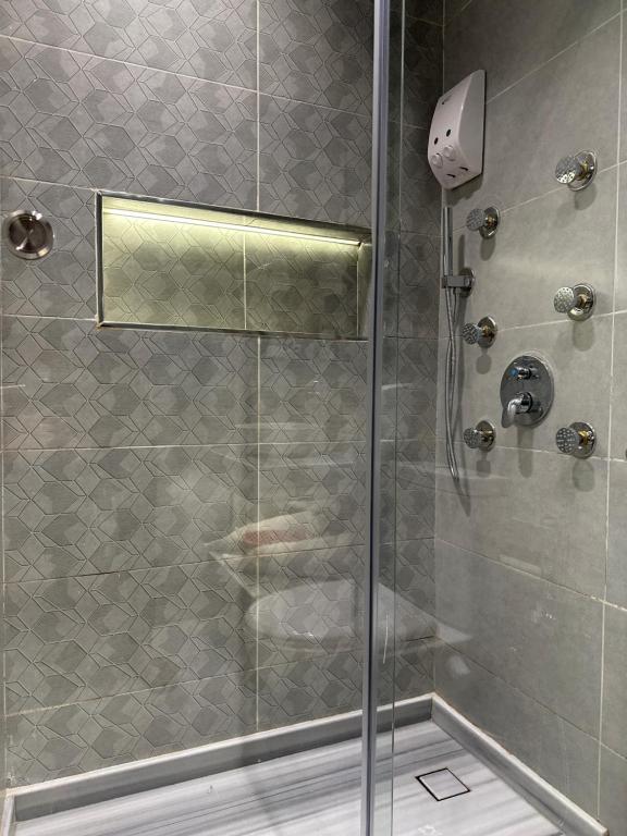 Koupelna v ubytování Elite Hotel