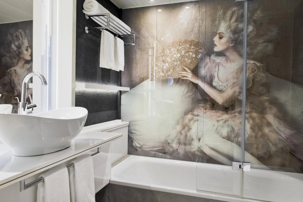 Koupelna v ubytování Renaissance Vienna Schönbrunn Hotel