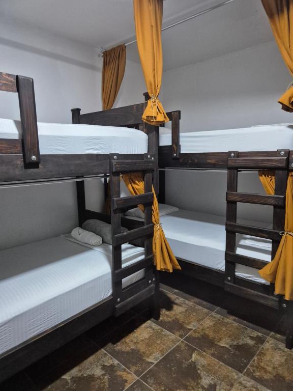 Postel nebo postele na pokoji v ubytování Eco Stay Hostel