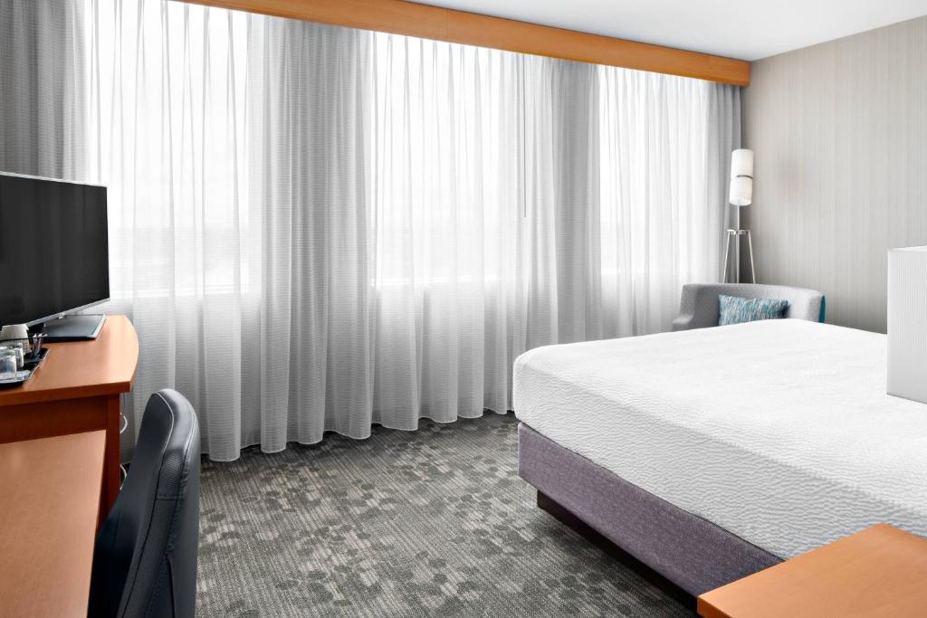 Courtyard by Marriott Edmonton Downtown - Resim 24