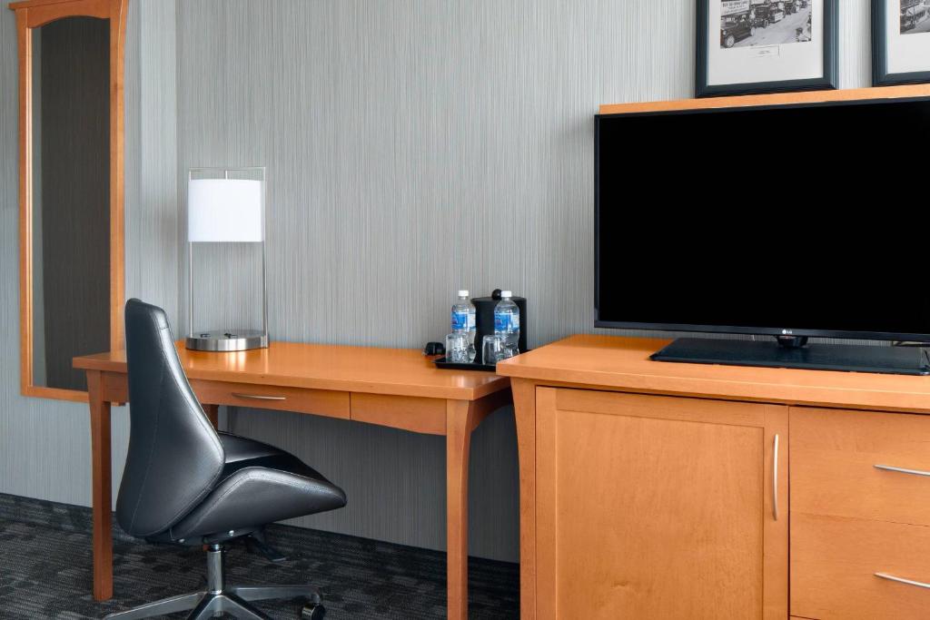 Courtyard by Marriott Edmonton Downtown - Resim 27