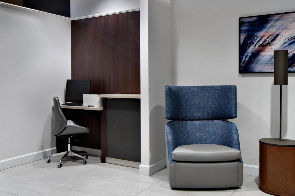 Courtyard by Marriott Edmonton Downtown - Resim 33