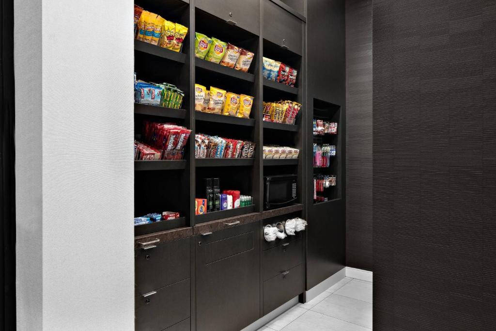 Courtyard by Marriott Edmonton Downtown - Resim 34