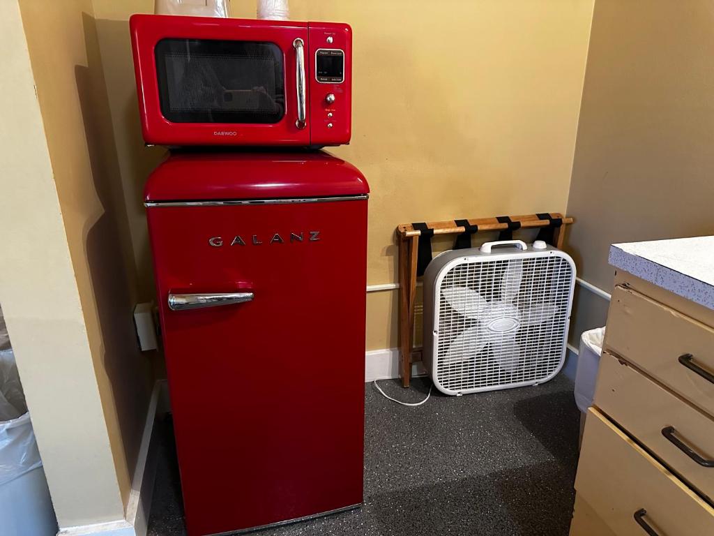 Kuchyň nebo kuchyňský kout v ubytování Atomic Motel