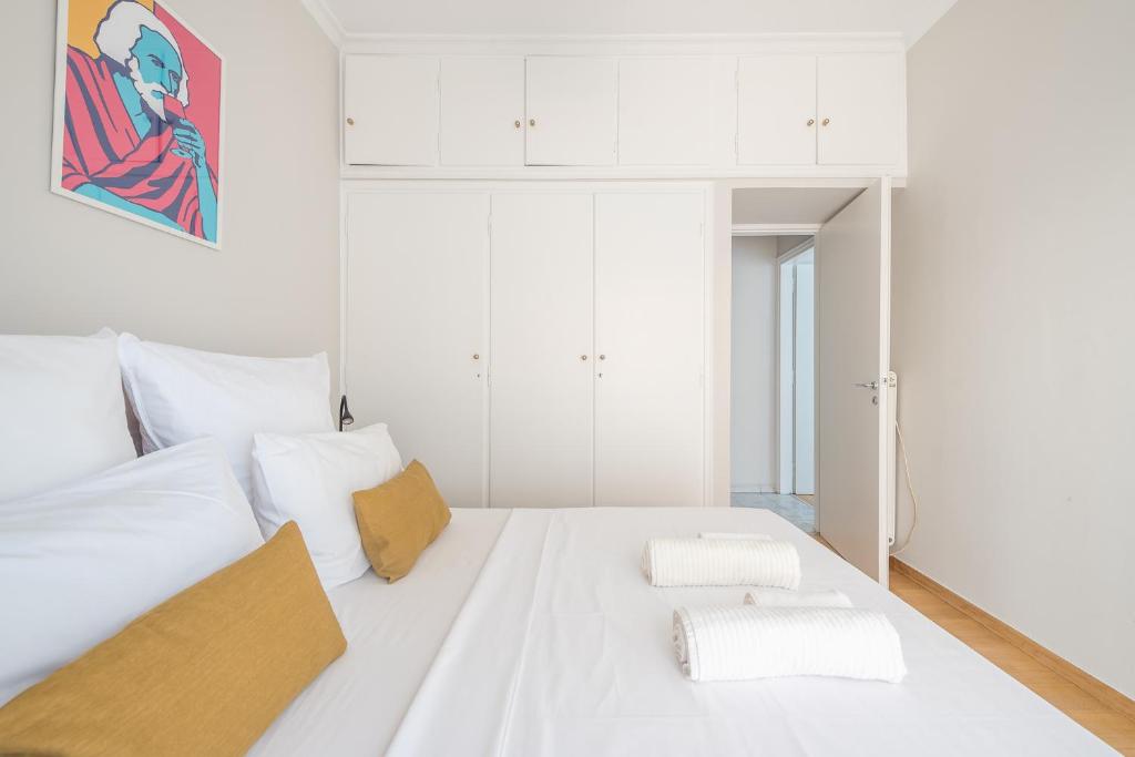 Voodi või voodid majutusasutuse Spacious 2BDs Apt With Acropolis View In Center toas