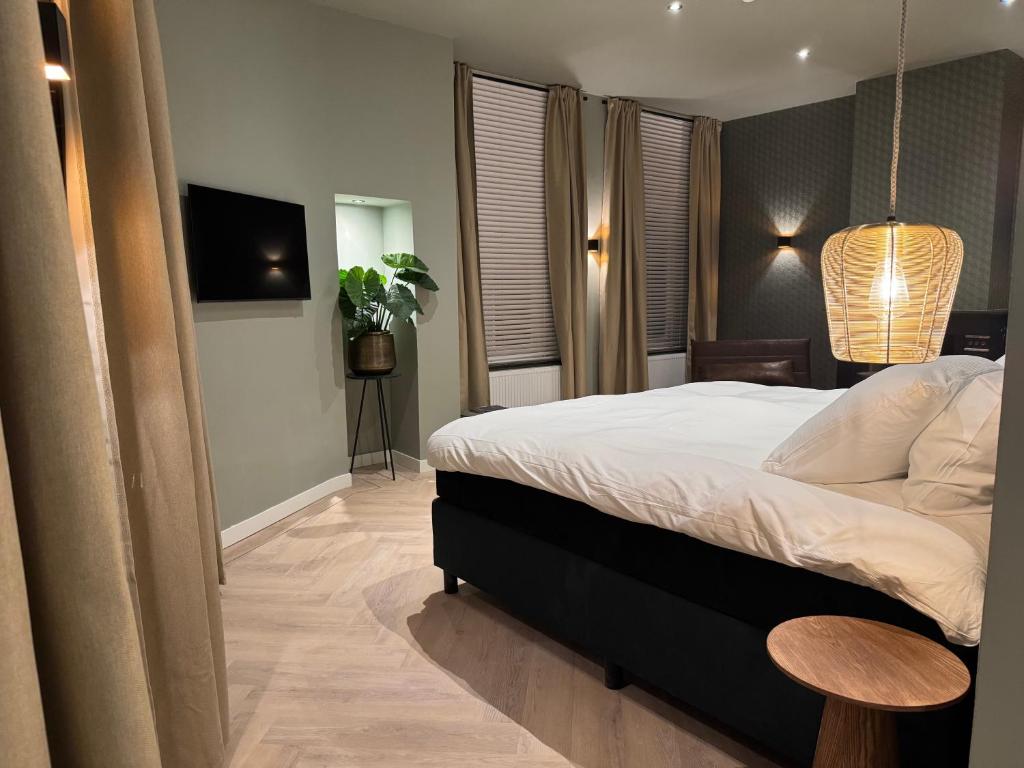 De Pastorie Bed & Breakfast - Deluxe Quadruple Room