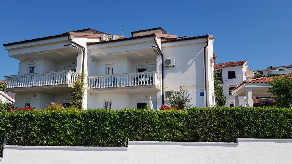 Budynek, w którym mieści się apartament