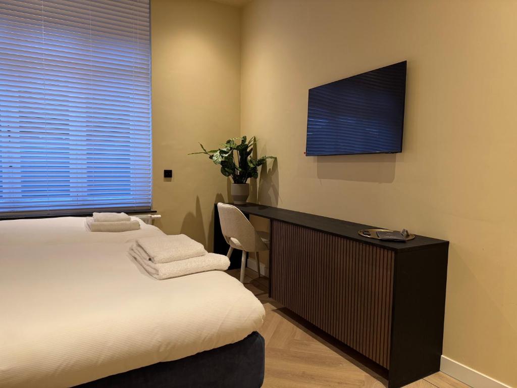 De Pastorie Bed & Breakfast - Deluxe King Room
