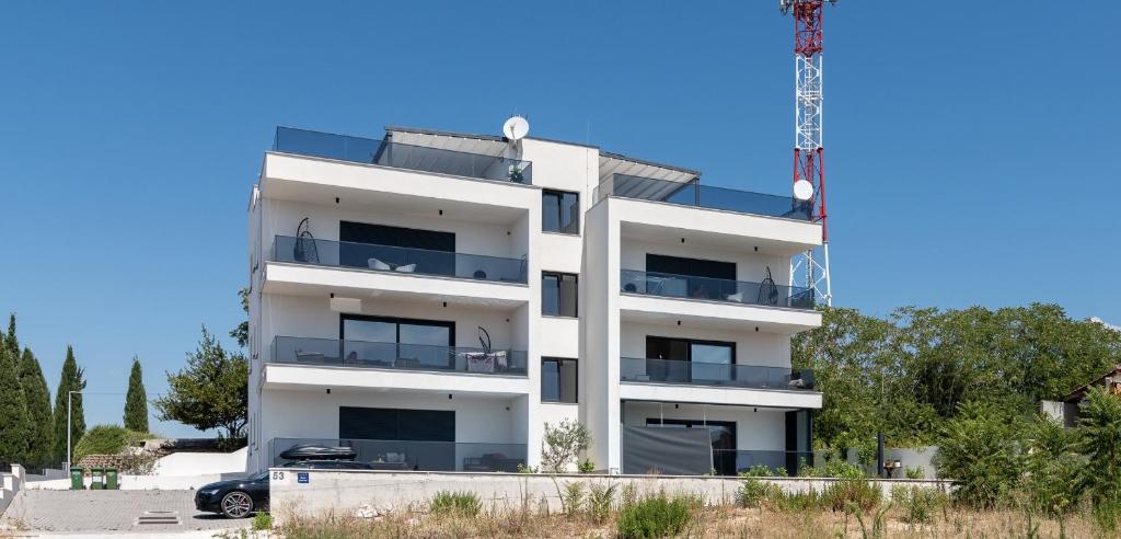 Apartments with swimming pool Okrug Gornji, Ciovo - 23649