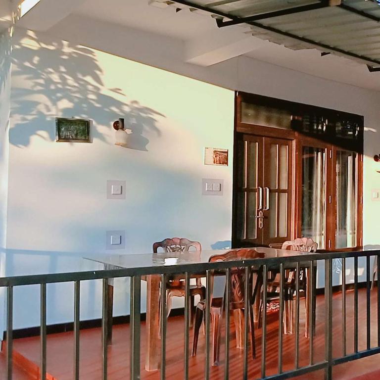 Restaurace v ubytování Littleadems View