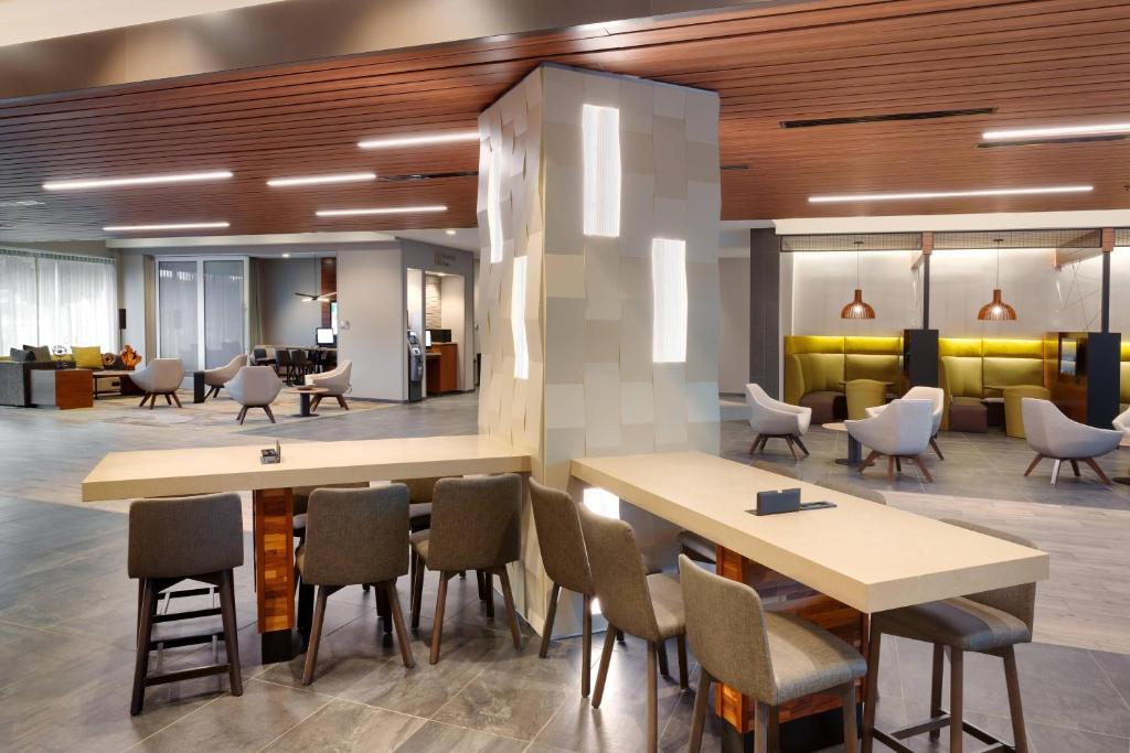 Courtyard by Marriott Los Angeles LAX/Hawthorne photo