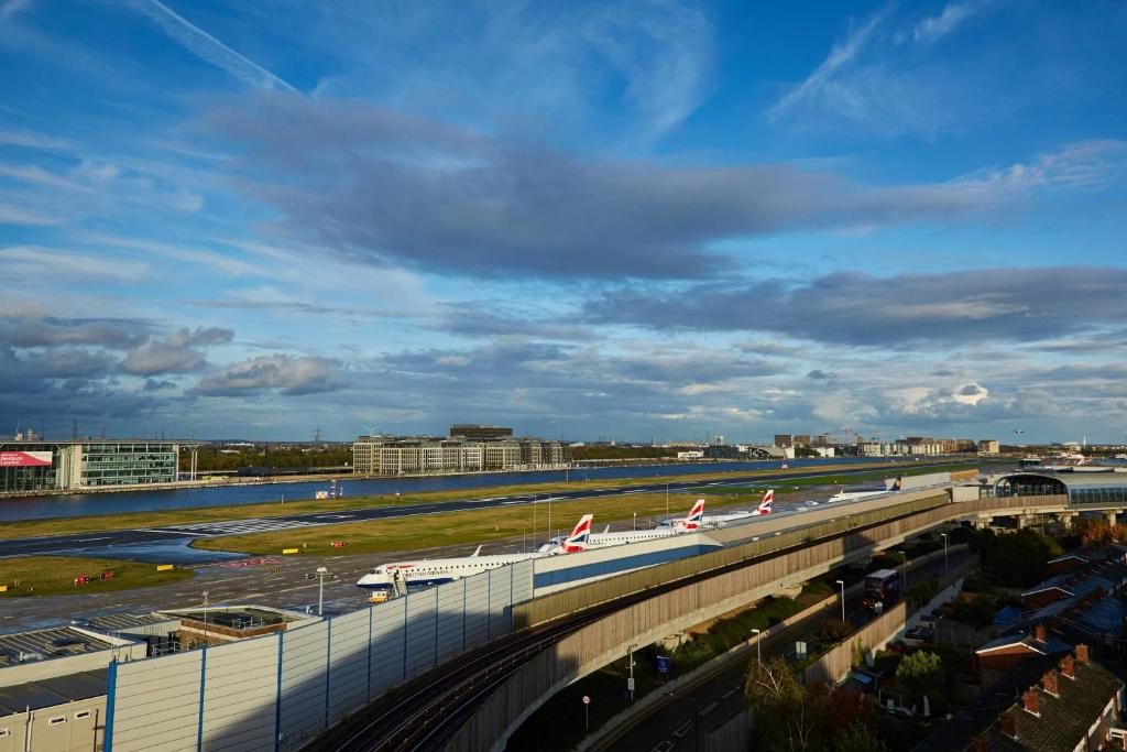 Courtyard by Marriott London City Airport - Resim 16