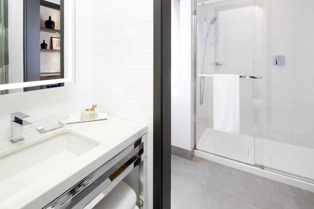 Renaissance Montreal Downtown Hotel - Resim 24