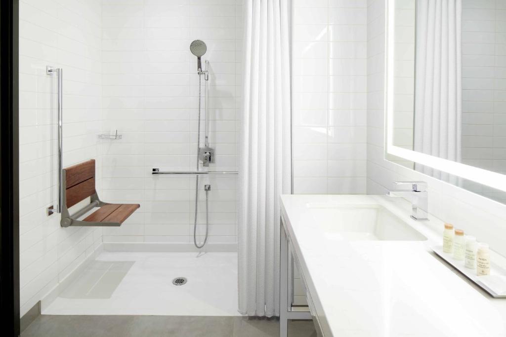 Renaissance Montreal Downtown Hotel - Resim 33