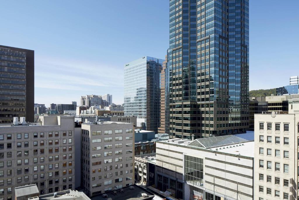 Nespecifikovaný výhled na destinaci Montreal nebo výhled na město při pohledu z hotelu