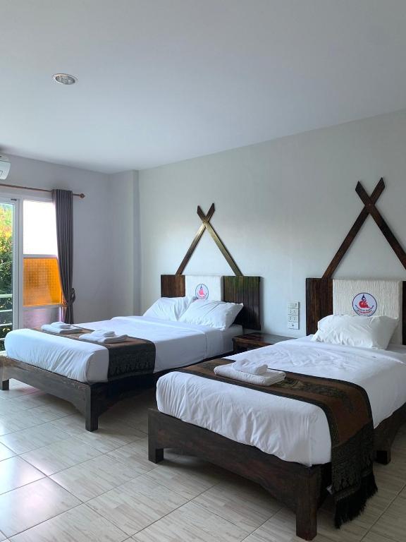 Saensukkho Hotel & Resort - Superior Triple Room