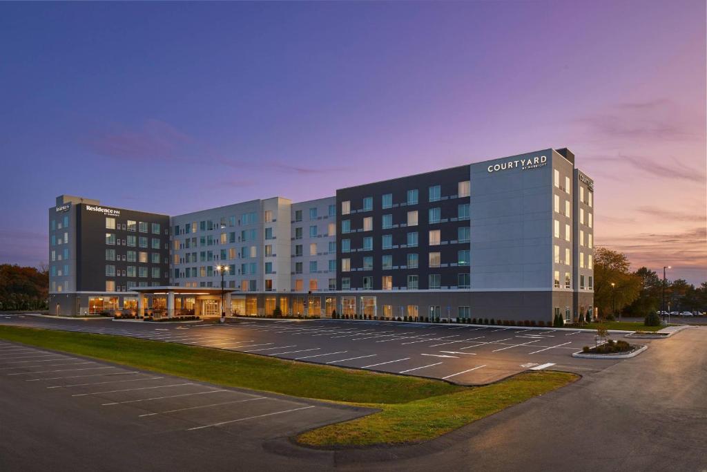 Albany Airport Hotel Park And Fly www.booking.com