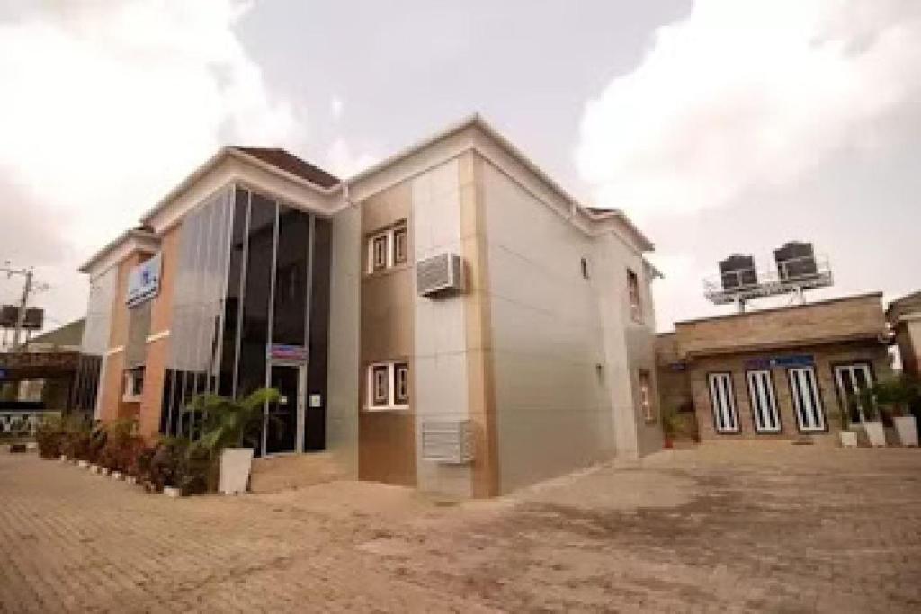 Room in Lodge - Lois Hotels Ltd Makurdi - Twin/Double Room