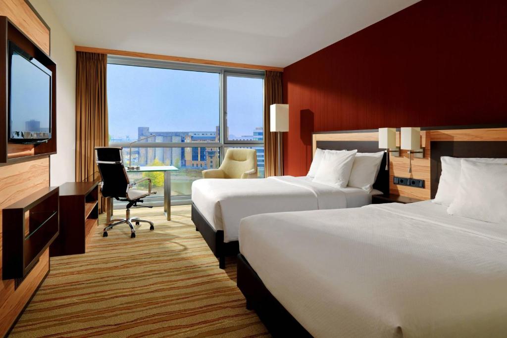 Courtyard by Marriott Duesseldorf Hafen - Resim 5