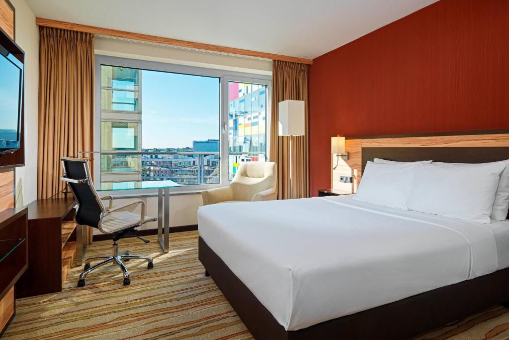 Courtyard by Marriott Duesseldorf Hafen - Resim 3