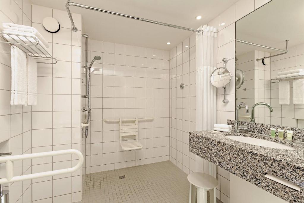 Courtyard by Marriott Duesseldorf Hafen - Resim 8