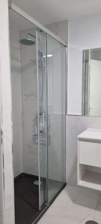 Kúpeľňa v ubytovaní Oasis Royal 2 Dormitorios Piscinasfibra Optica