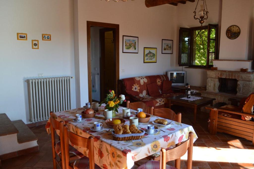Fotografia z galérie ubytovania Holidays in apartment with swimming pool in Tuscany Siena v destinácii Asciano