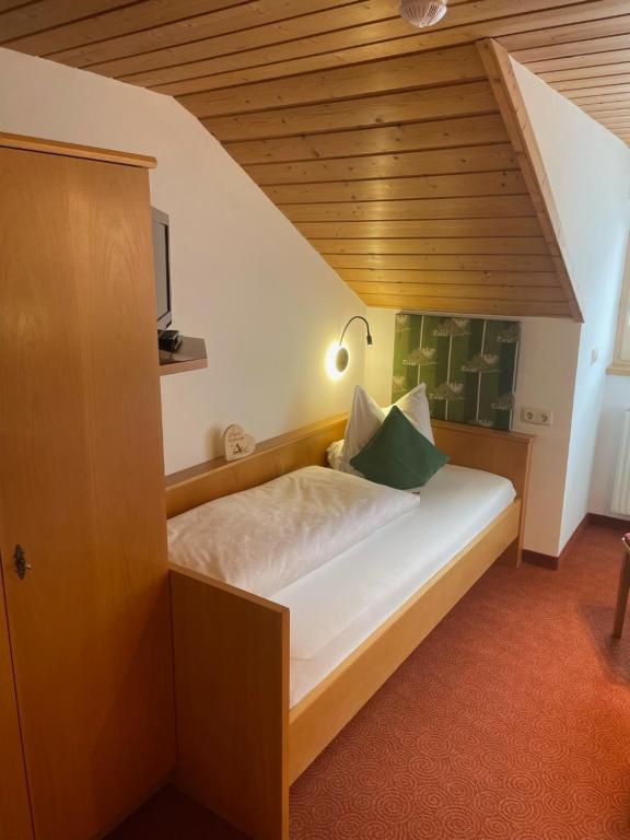 Posteľ alebo postele v izbe v ubytovaní Das Apartment Rief daheim beim Wanderprofi Adults Only