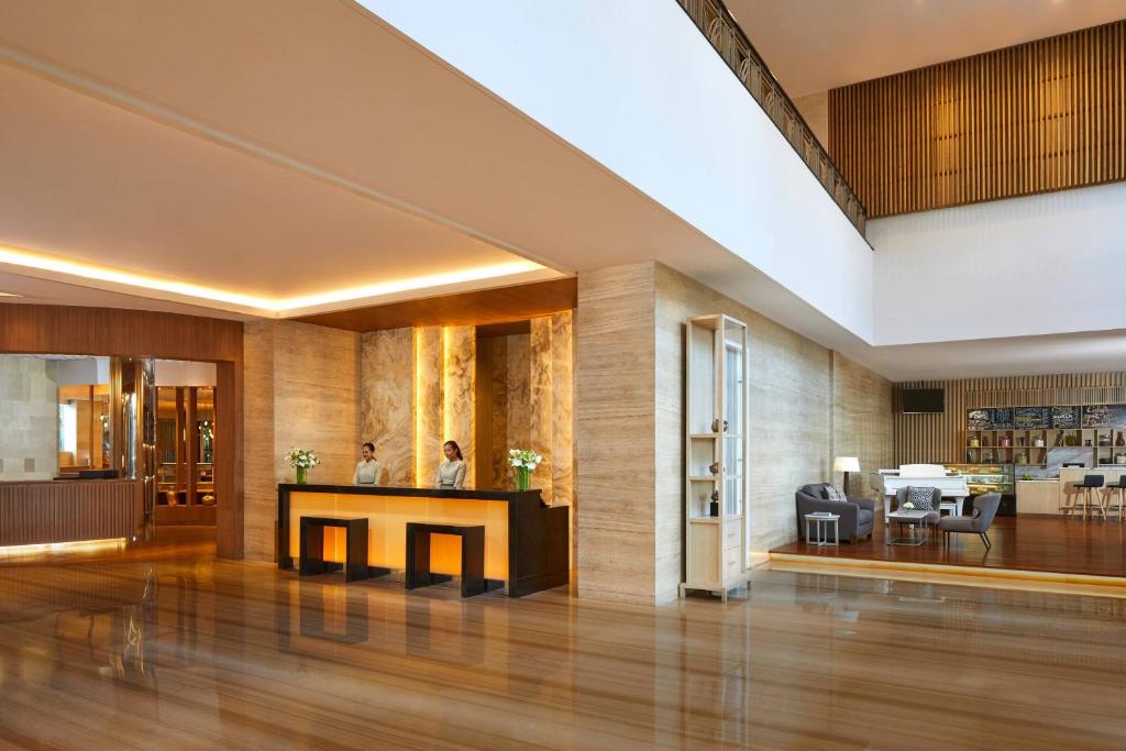 Kuchyň nebo kuchyňský kout v ubytování Courtyard by Marriott Bandung Dago