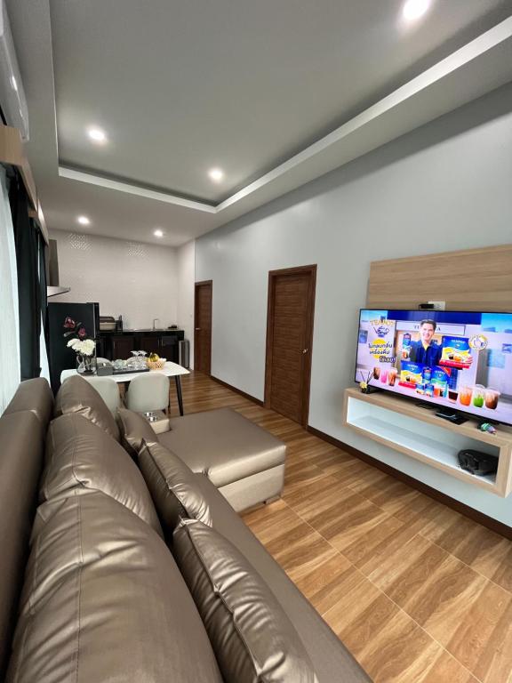 TV a/nebo společenská místnost v ubytování The M Millions Pool Villa, Aonang Krabi -Free Shuttle to Aonang Beach