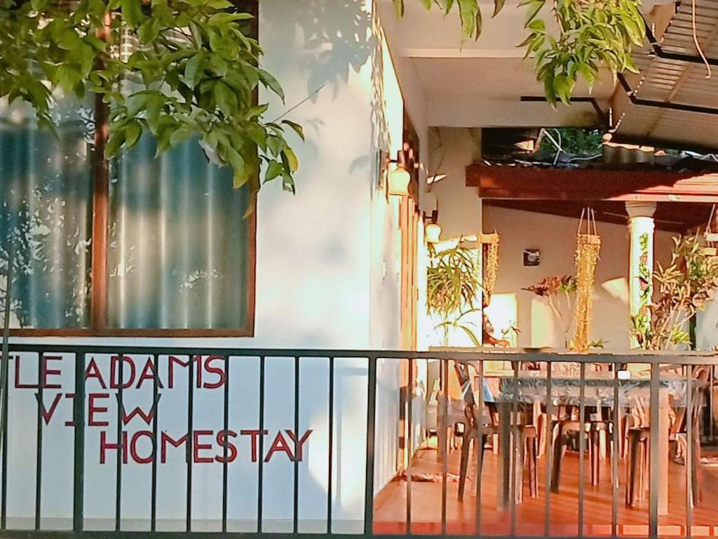 Restaurace v ubytování Littleadems View