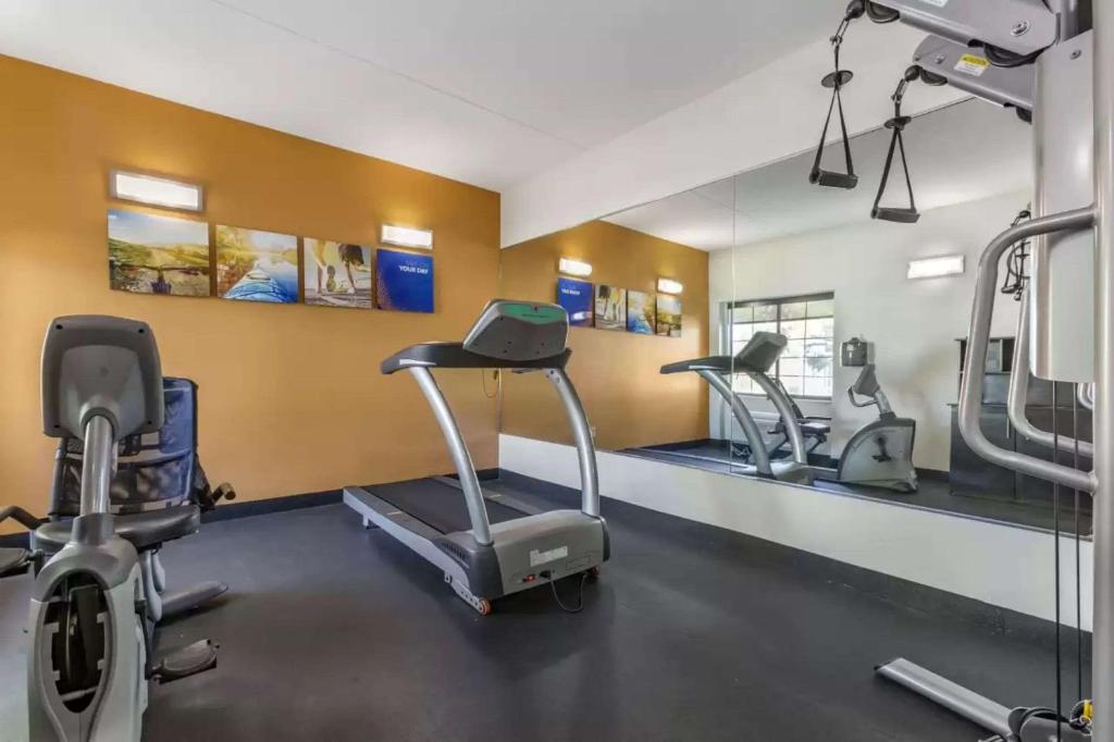 Fitness centrum a/nebo fitness zařízení v ubytování Comfort Inn Chandler - Phoenix South I-10