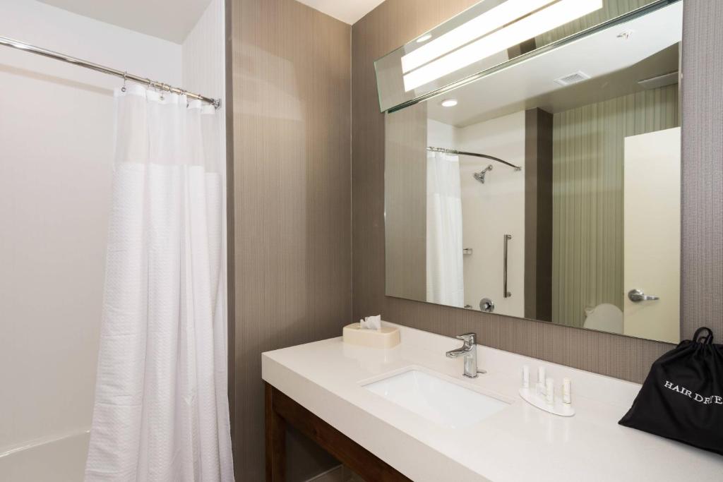 Courtyard by Marriott Fayetteville Fort Liberty - Spring Lake - Chambre Queen Avec Deux Lits Queen