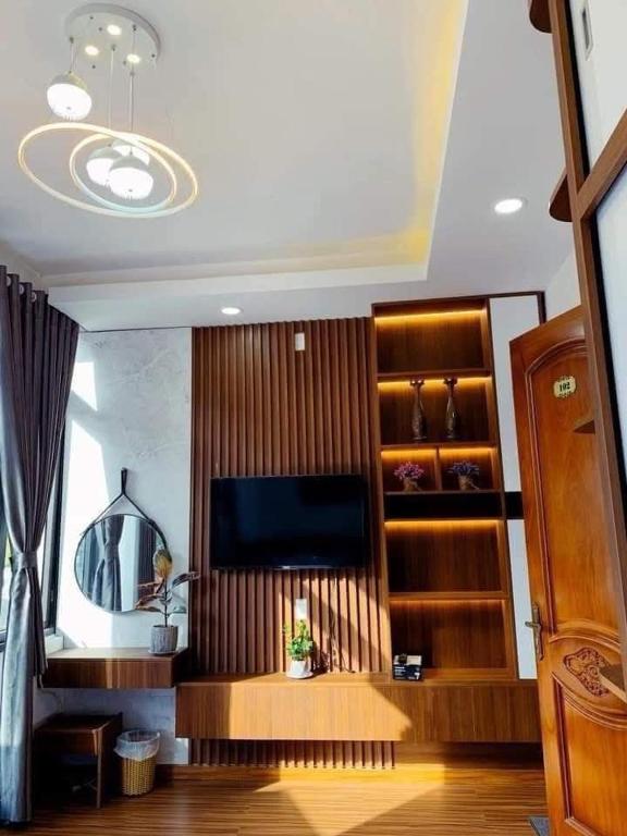 TV a/nebo společenská místnost v ubytování Phương Trinh Hotel