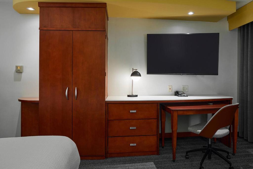 Courtyard Medford Airport - Chambre King Avec Canapé-lit