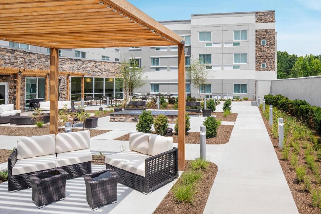 Zahrada ubytování Courtyard by Marriott Wayne Fairfield