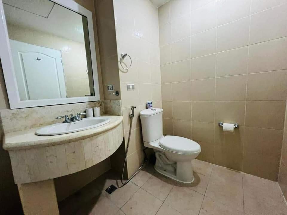 Koupelna v ubytování 2-4pax Condo Unit in Subic Bay