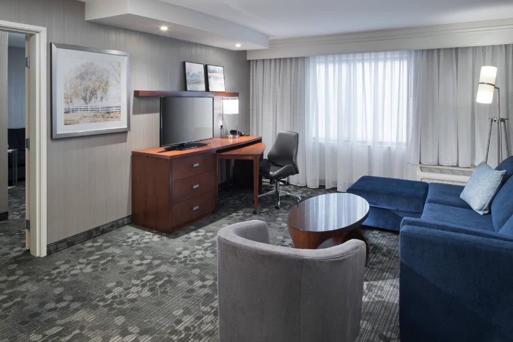 Posezení v ubytování Courtyard by Marriott West Orange