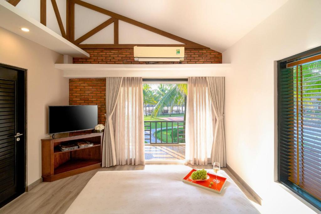 Deluxe Ocean View - Daily Minibar Included
