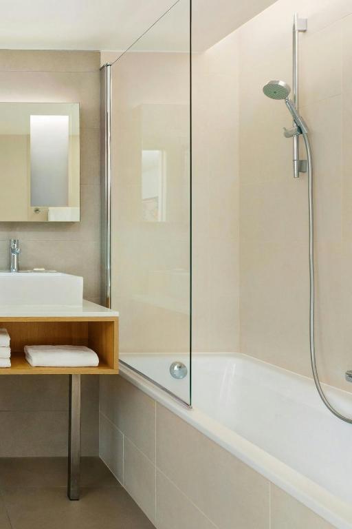 Courtyard by Marriott Montpellier - Resim 34