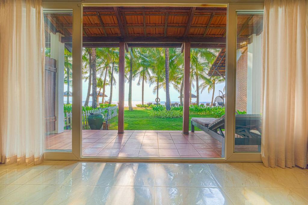Beachfront Villa - Daily Minibar Included