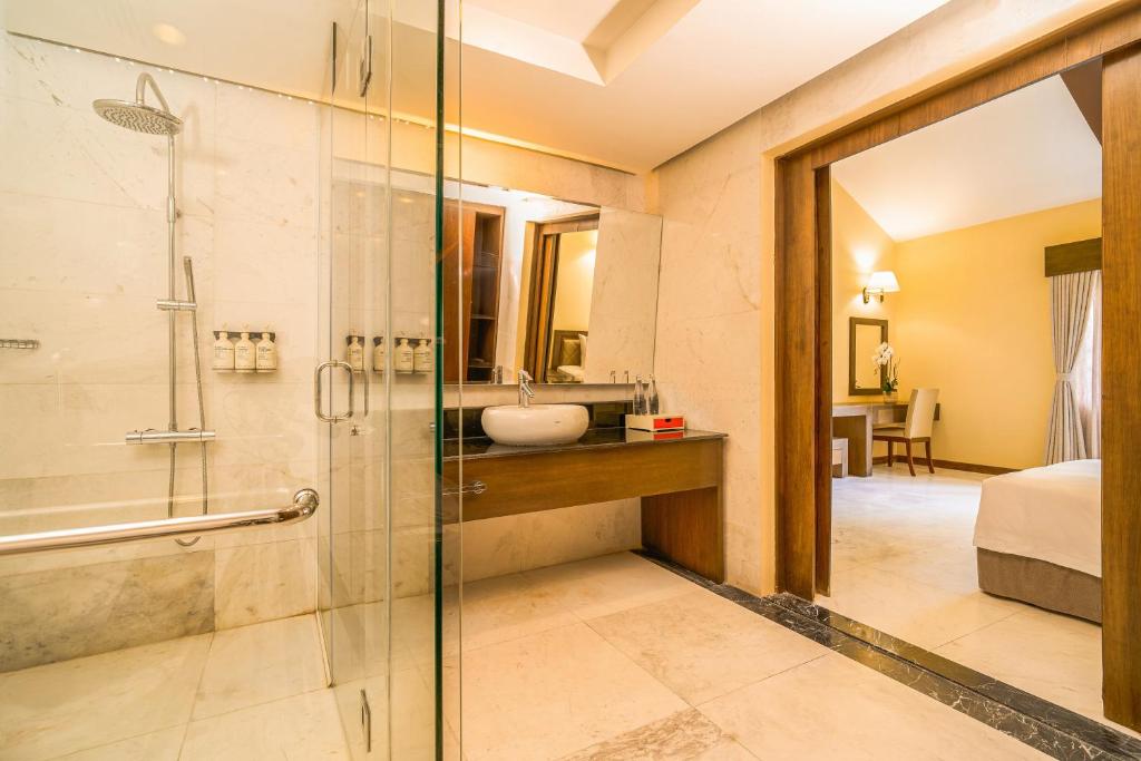 Famiana Executive Suite - Daily Minibar Included