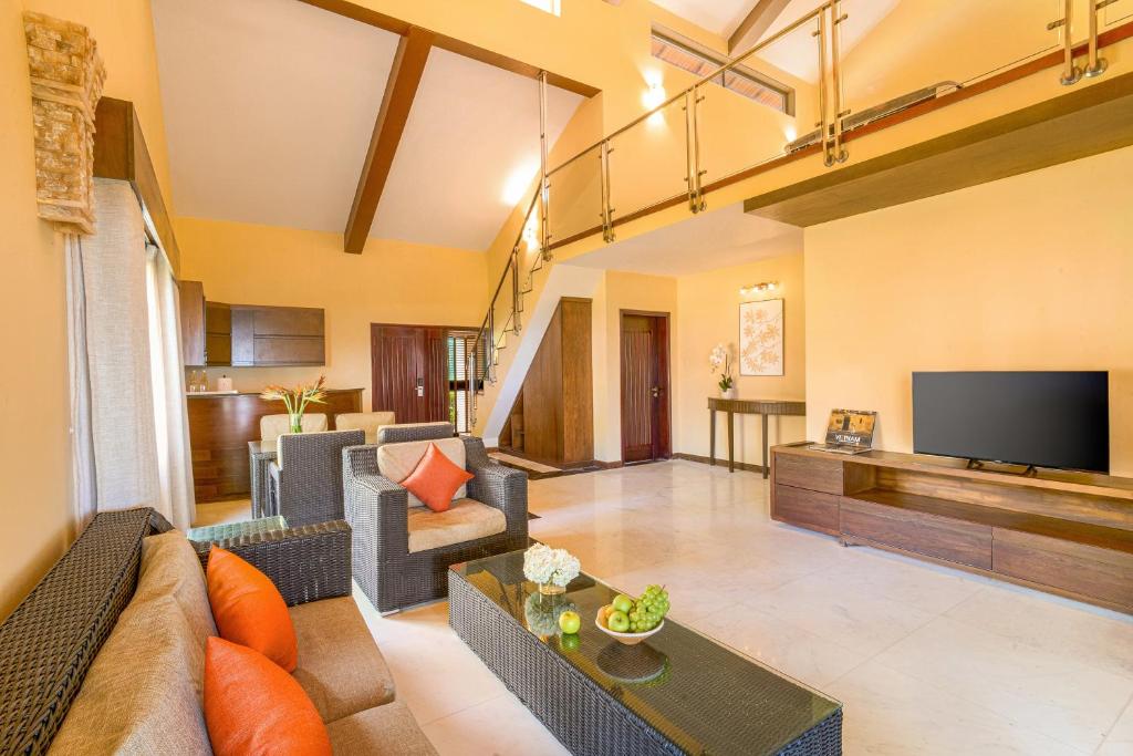 Famiana Executive Suite - Daily Minibar Included