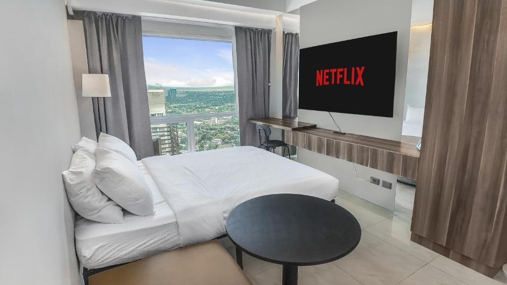 Image showcasing Sky Suite Makati Modern Penthouse near Greenbelt, Manila (updated ...