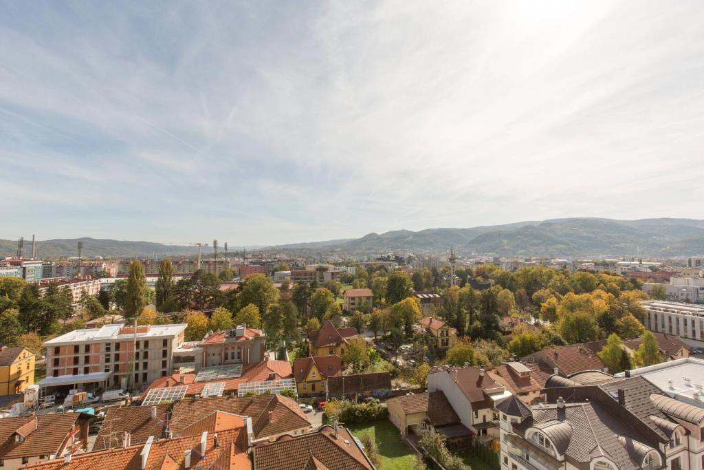 Nespecifikovaný výhled na hory nebo výhled na hory při pohledu z hotelu